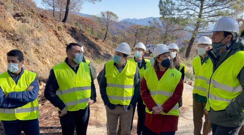 Carmen Crespo ha visitado las obras de emergencia del área afectada por el incendio de Sierra Bermeja. Carmen Crespo ha visitado las obras de emergencia del área afectada por el incendio de Sierra Bermeja.