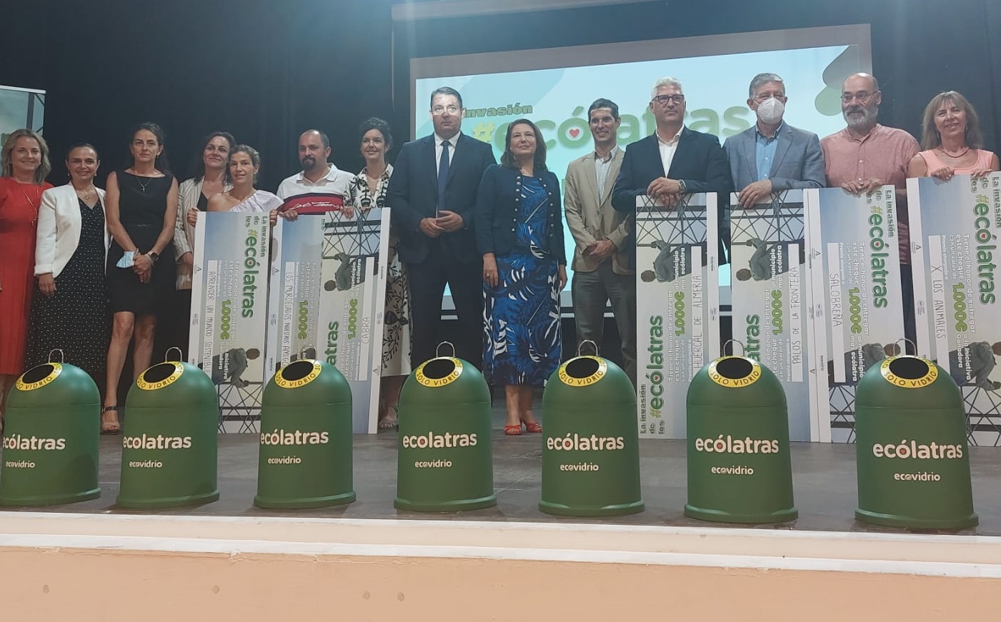 Ampliar imagen: galardonados en la entrega de premios de la iniciativa de impulso del reciclaje