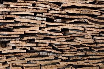 Pila de planchas de corcho