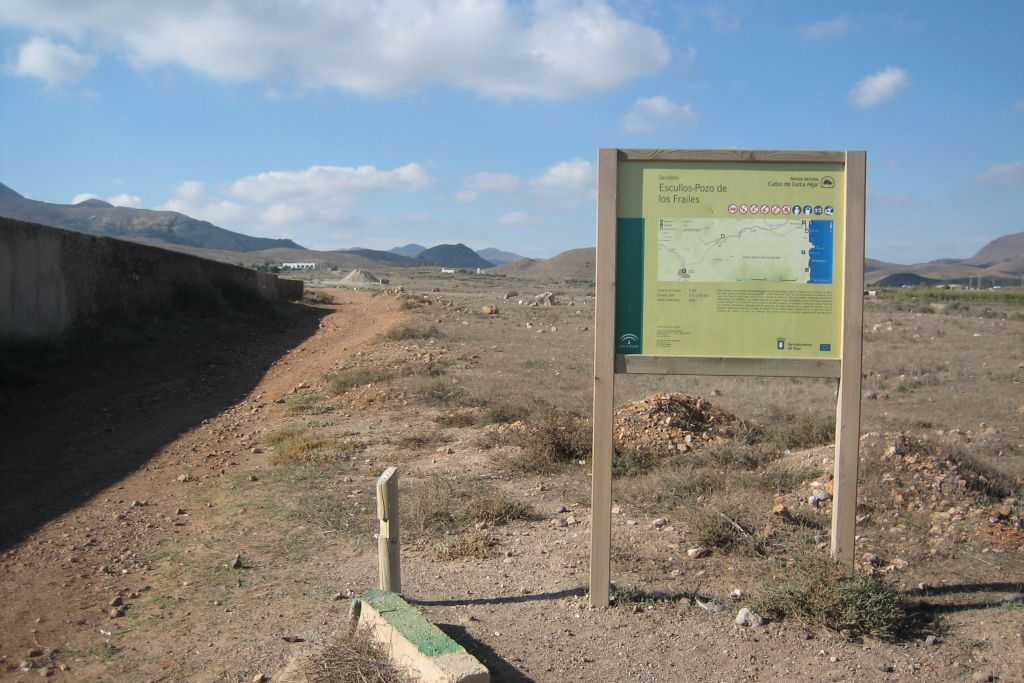 ESCULLOS - POZO DE LOS FRAILES