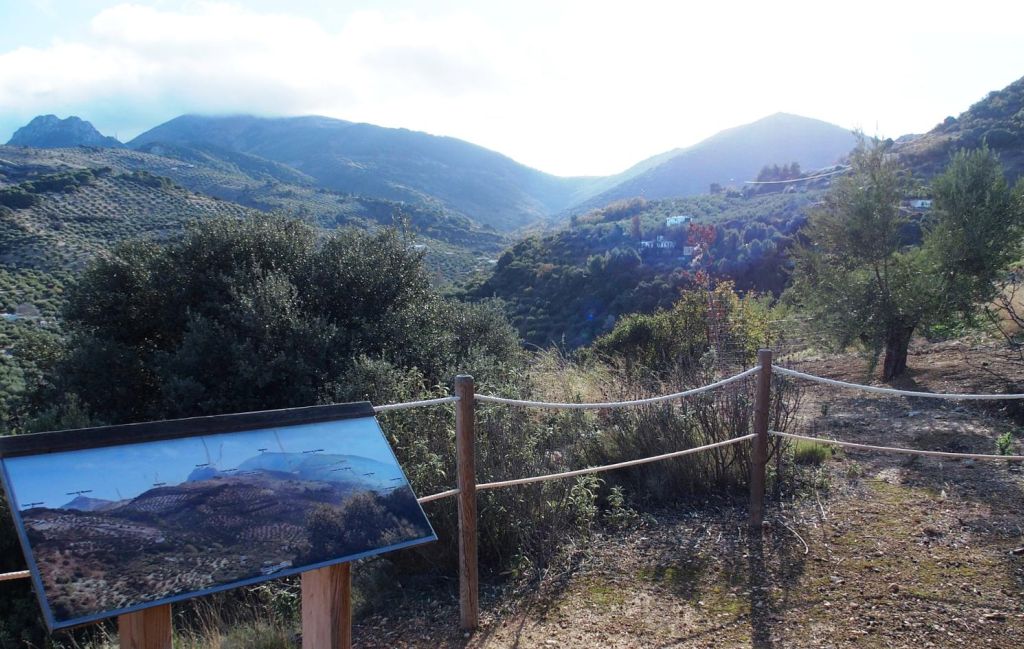  LA SIERRA