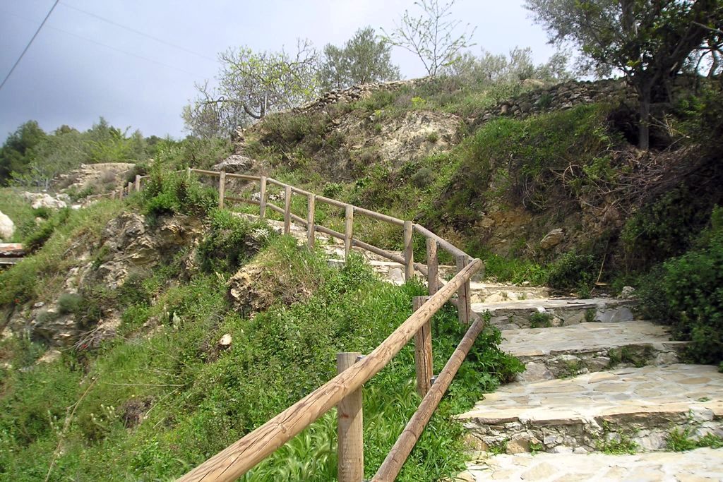 CANILLAS DE ACEITUNO-LA MAROMA (CASA DE LA NIEVE)