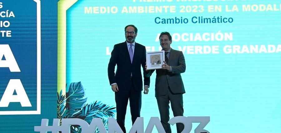 Momento de la entrega del premio
