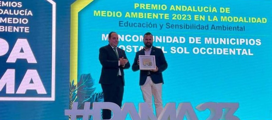 Momento de la entrega del premio