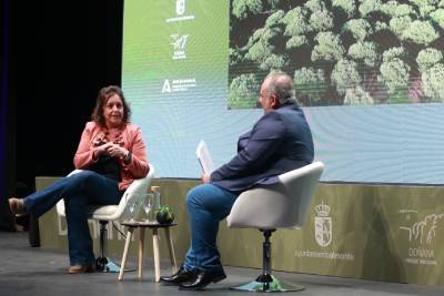 Catalina García en el coloquio 'El legado de Doñana'.