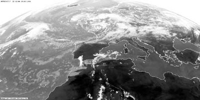 Mapas del tiempo e imagen meteosat correspondientes al 18 de agosto de 1999.