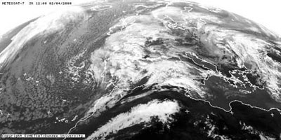 Mapas del tiempo e imagen meteosat correspondientes al 02 de abril de 2000.