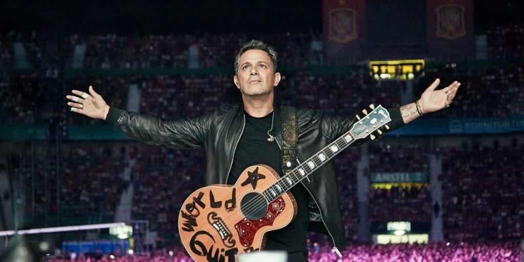 Alejandro Sanz durante un concierto.