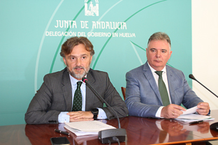 José Fiscal y Francisco José Romero, durante la presentación de las cuentas en Huelva.