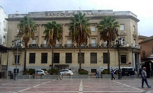 Fachada de la antigua sucursal del Banco de España en Huelva.