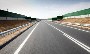 Las actuaciones permitirán la renovación de los elementos de balizamiento en las carreteras autonómicas.