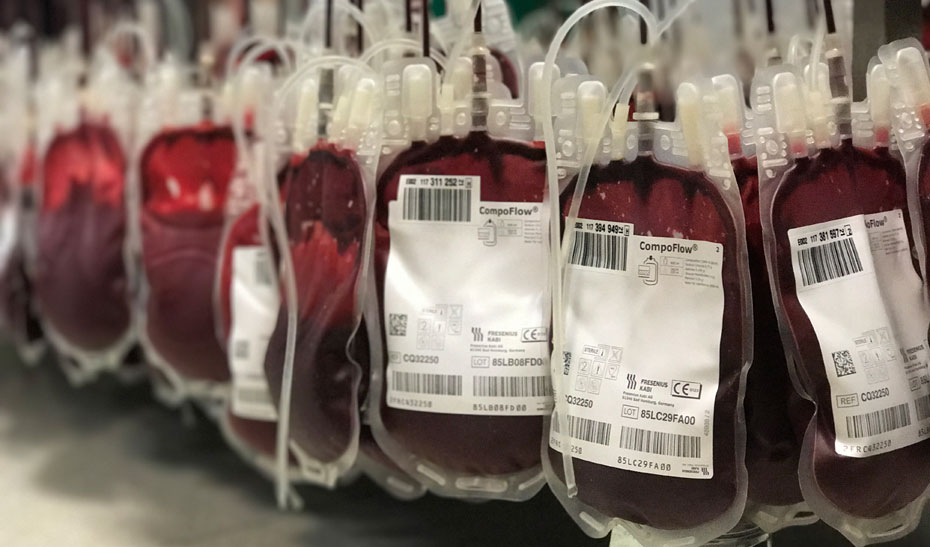 Bolsas con sangre de donantes.