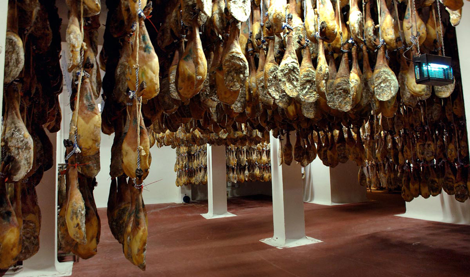 Un secadero de jamones en Jabugo (Huelva).