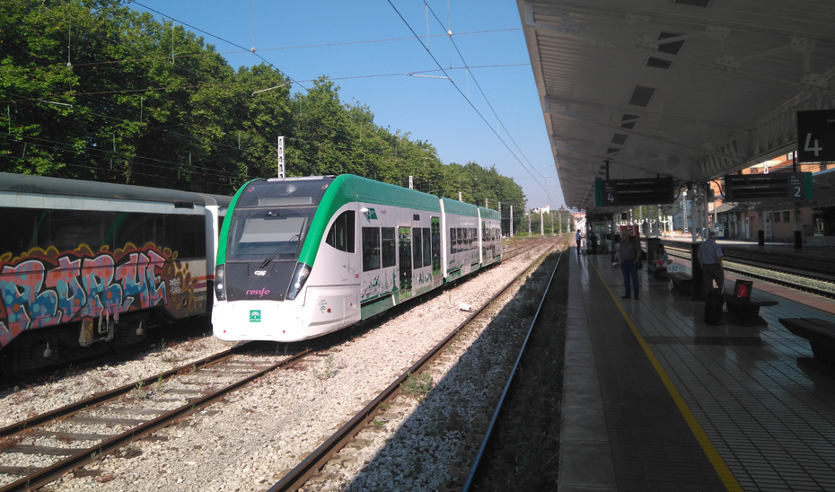 El tren tranvía de la Bahía de Cádiz consta de un trazado de 24 kilómetros de longitud y tendrá 21 paradas.