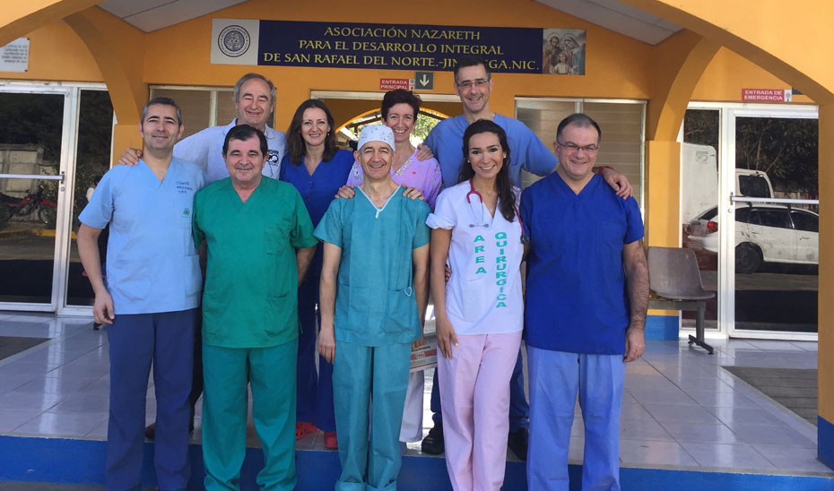 Imagen de algunos de los profesionales sanitarios que están participando en proyectos de voluntariado internacional.