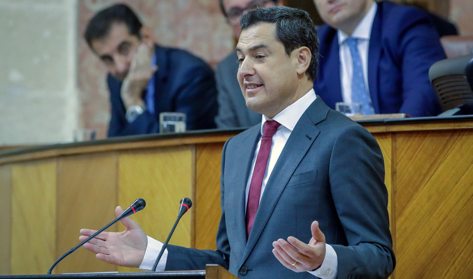 Juan Manuel Moreno, durante el Debate de Investidura en la Cámara autonómica (Foto EFE).