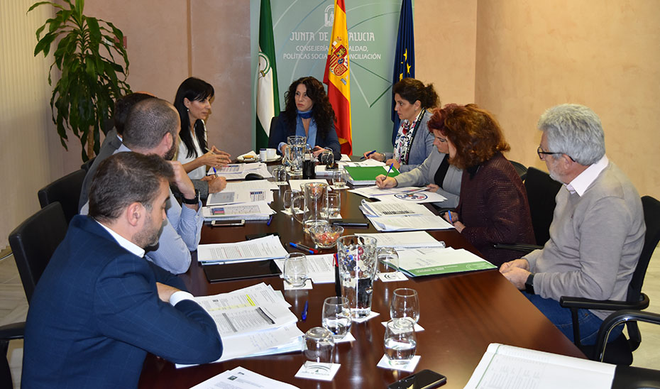 La consejera de Igualdad, Rocío Ruiz, presidiendo el Consejo Rector de la Agencia de Servicios Sociales y Dependencia de Andalucía.