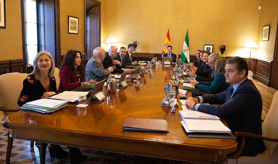 Resultado de imagen de reuniÃ³n nuevo gobierno andalucia