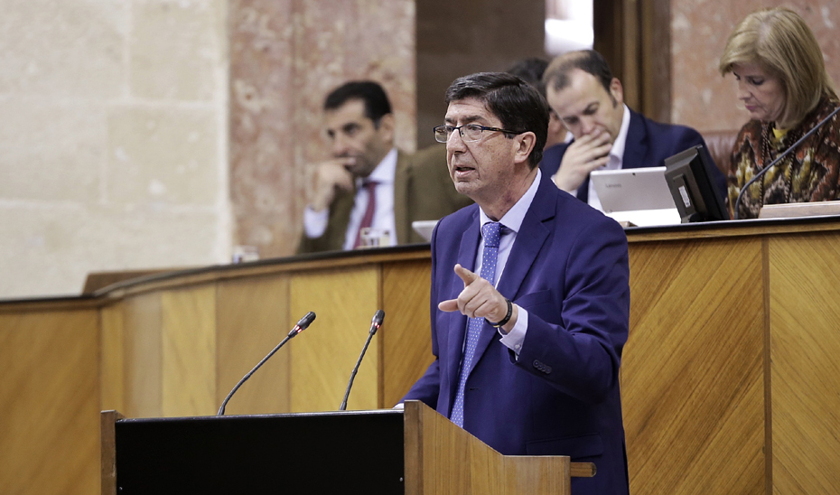 El vicepresidente y consejero de Turismo, Regeneración, Justicia y Administración Local, Juan Marín, en el Parlamento.