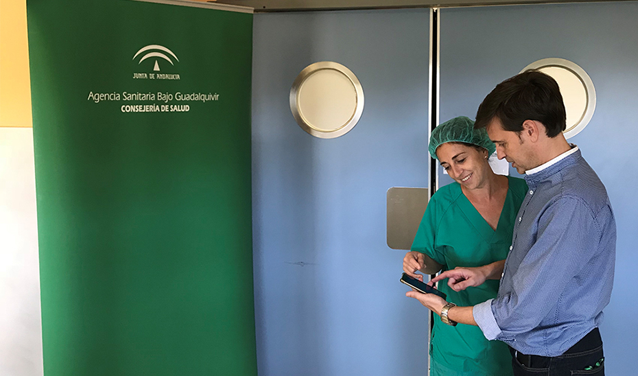 La app Listeo Plus ha comenzado a aplicarse en los hospitales gestionados por la Agencia Sanitaria Pública Bajo Guadalquivir.