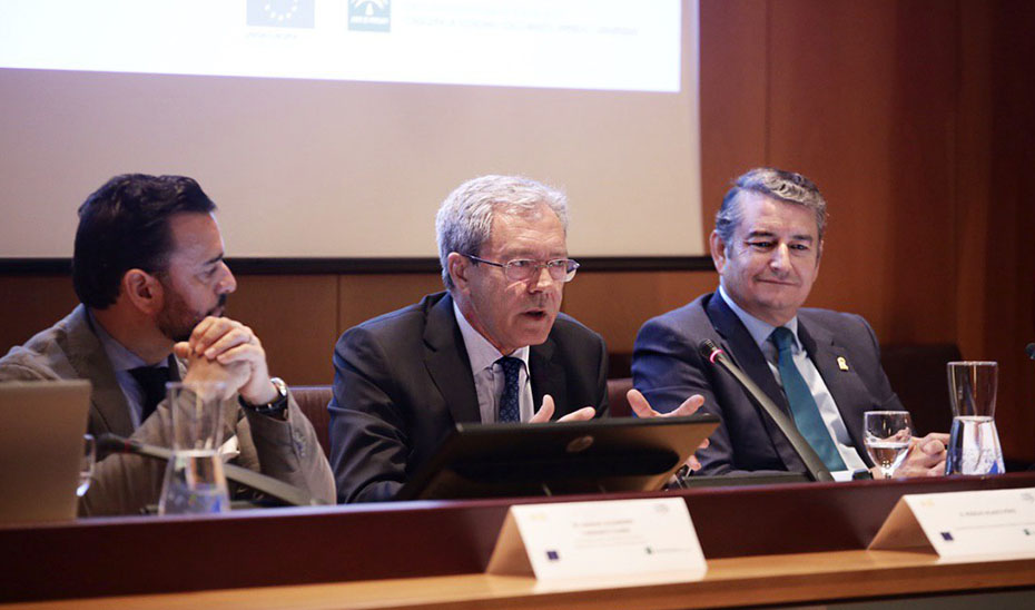 Velasco interviene durante la presentación de la iniciativa Invest Cádiz.