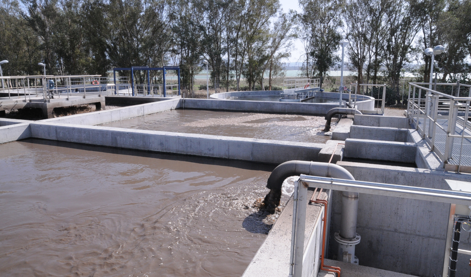 
			      Depuradora de abastecimiento de agua.			    
			  