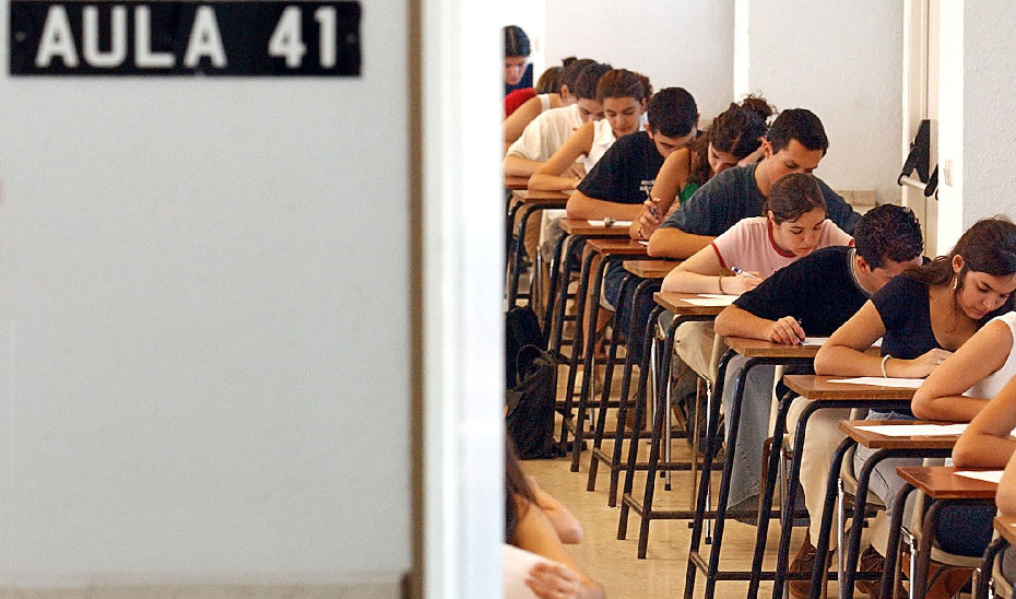 Alumnos en un aula universitaria.