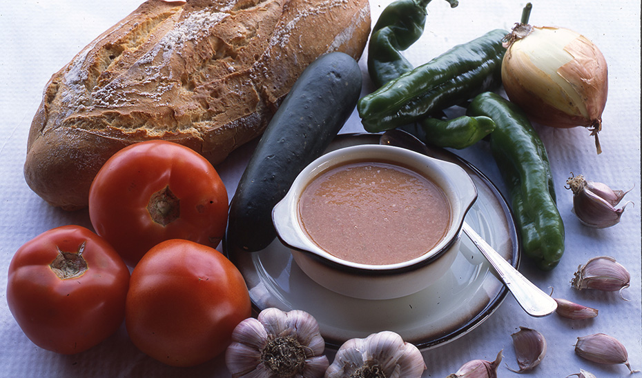 El gazpacho andaluz, con multitud de propiedades, es un plato cada vez más reconocido en el universo culinario.