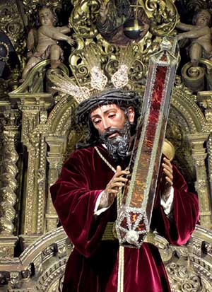 Imagen anterior a la restauración de Nuestro Padre Jesús Nazareno con su cruz de carey. (Foto: Hermandad de la O)