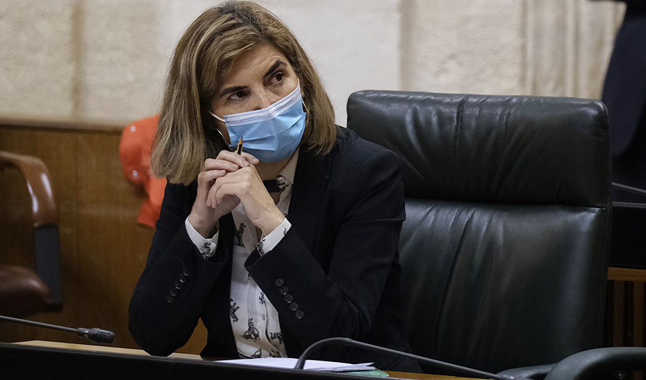 Rocío Blanco, sentada en su escaño en el Parlamento de Andalucía.