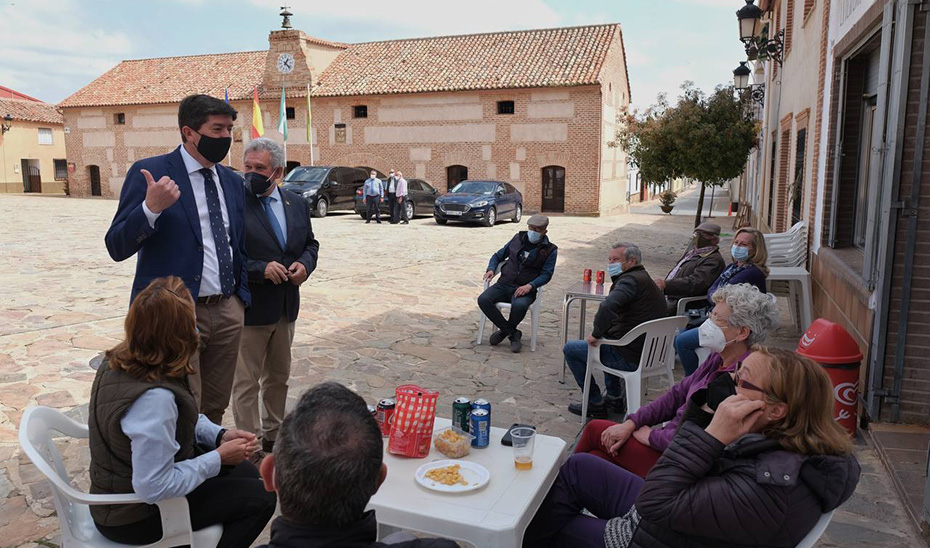 El vicepresidente de la Junta, Juan Marín, durante una reciente visita a Aldeaquemada (Jaén).