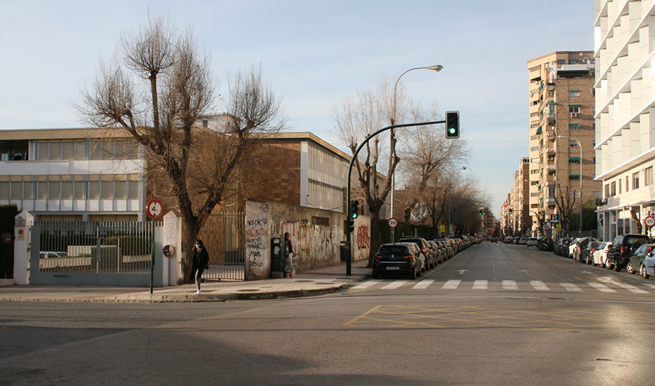 Intersección de la calle Arabial con Camino de Purchil.