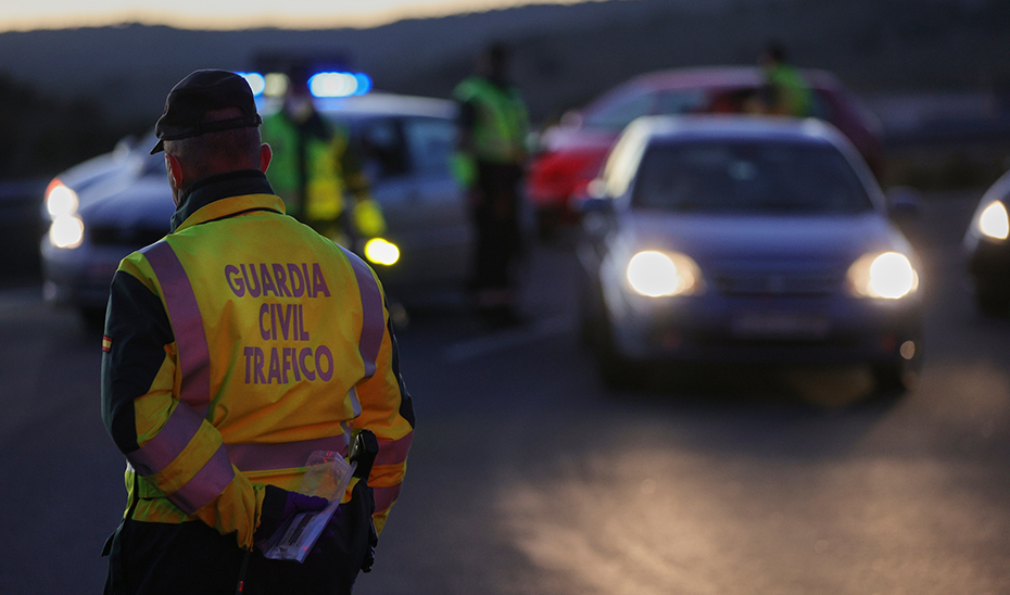 Un fallecido y un herido al incendiarse la furgoneta en la que viajaban en Torredonjimeno
