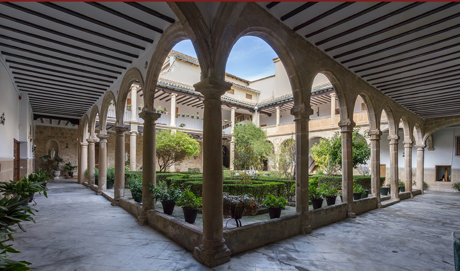 Claustro del Real Monasterio de Santa Clara de Úbeda.