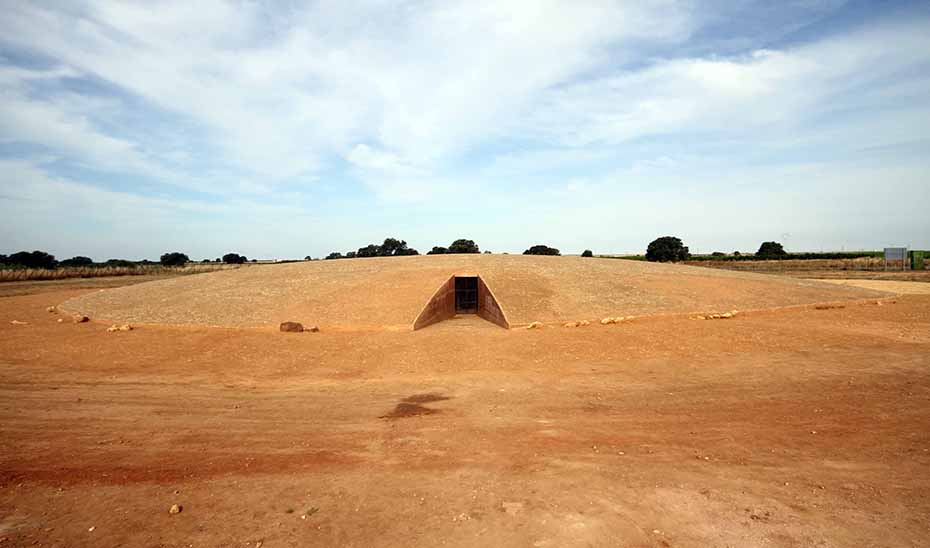 Aspecto actual del dolmen de Soto, sin rastro de la antigua plaza ni de la casa del guarda.