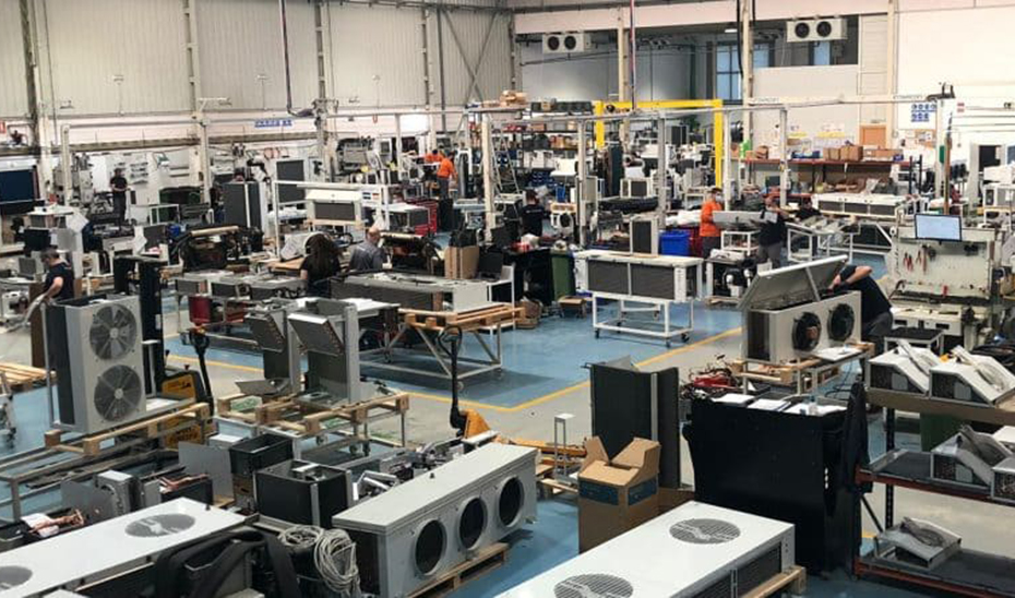 Imagen de las instalaciones en Lucena (Córdoba) de la empresa Intarcon, especializada en equipos compactos de refrigeración y frío industrial.