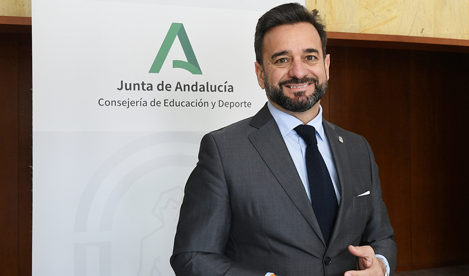 El nuevo consejero de Educación y Deporte, Manuel Alejandro Cardenete, este viernes antes de explicar sus objetivos en la Consejería.