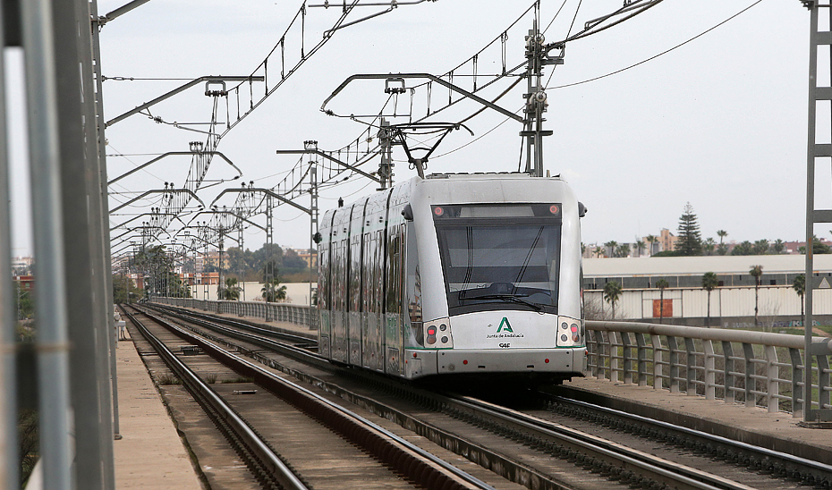 Tren de la línea 1 del metro de Sevilla.
