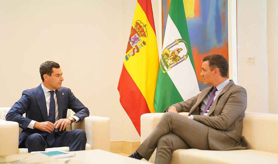 Un momento de la reunión entre Moreno y Sánchez en la Moncloa.