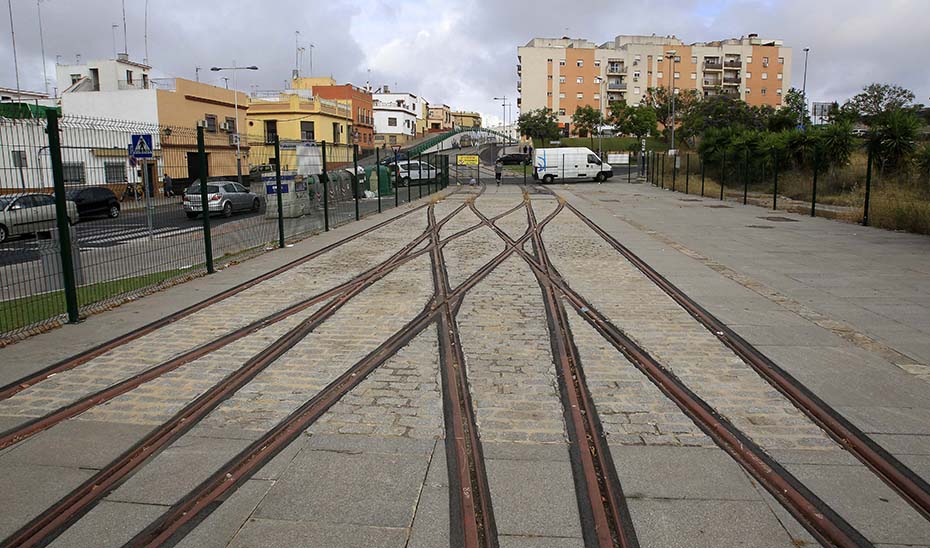 Playa de vías de la estación término del tranvía de Alcalá de Guadaíra en Montecarmelo.