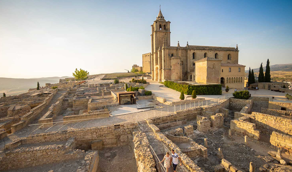 
			      La Fortaleza de la Mota de Alcalá la Real (Jaén), un lugar único donde disfrutar de la programación del Festival Anfitrión.			    
			  