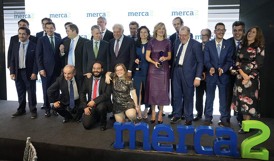 Foto de familia de la edición 2023 de los premios del grupo editorial Merca2.
