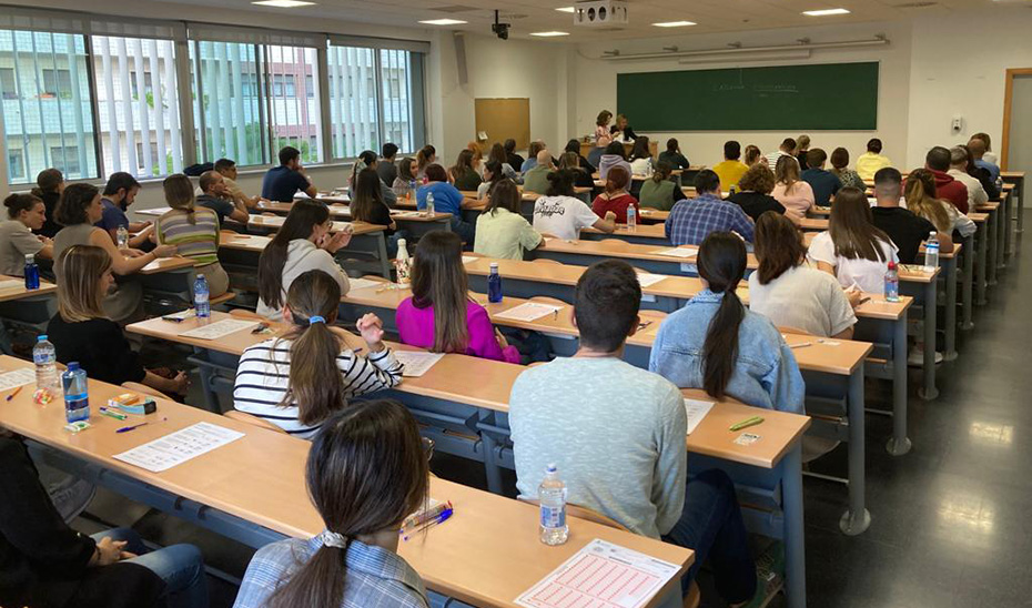 Imagen del artículo Casi 5.700 candidatos se examinan para un puesto fijo de facultativo especialista de área o de médico de familia del SAS