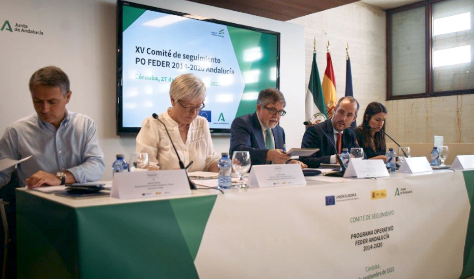 La mesa presidencial de la reunión del Comité de Seguimiento del Programa Operativo FEDER Andalucía.