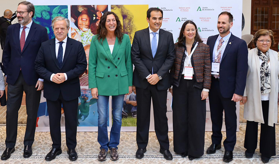 López y Nieto, en la inauguración del encuentro, celebrado coincidiendo con el Día Internacional de la Infancia.