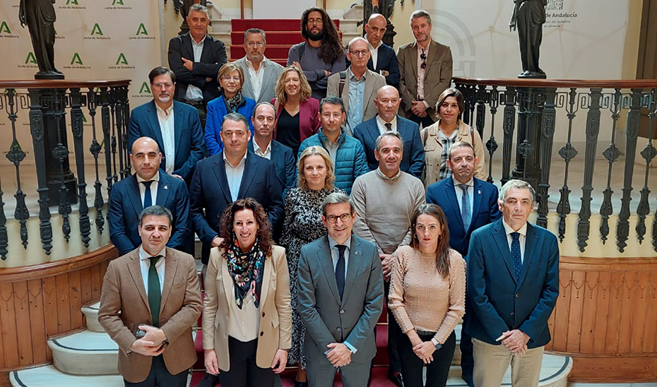 El Gobierno andaluz promueve un programa de actuación para reforzar la industria del agua