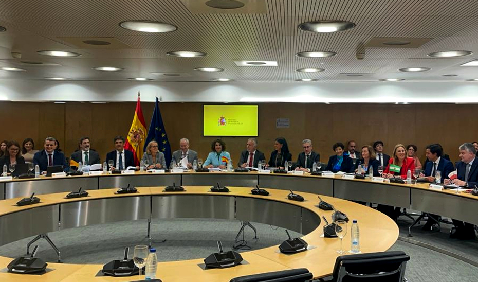 Imagen del artículo Andalucía lamenta la negativa del Gobierno de España a compensarle los mil millones que pierde al año por la financiación autonómica