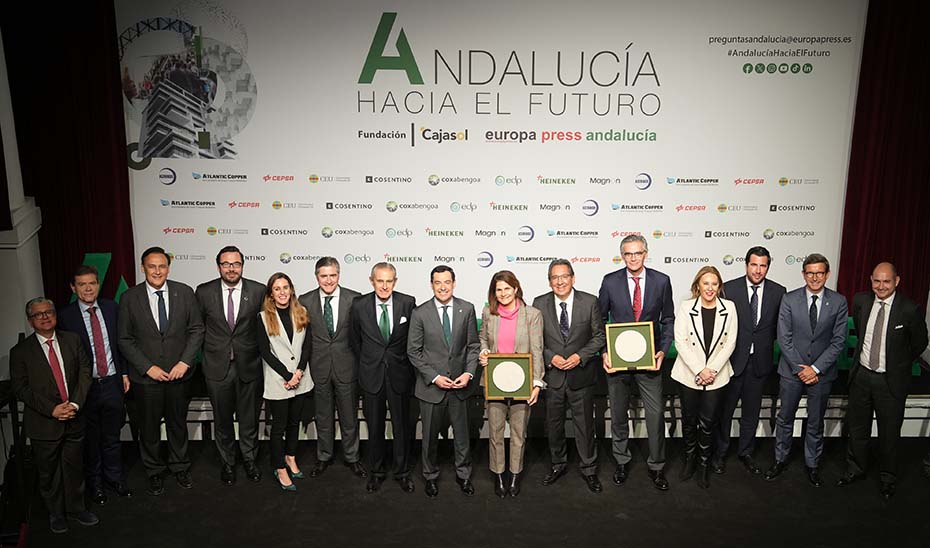 Imagen del artículo Moreno anima a las empresas a seguir confiando y apostando por Andalucía para crear empleo y riqueza