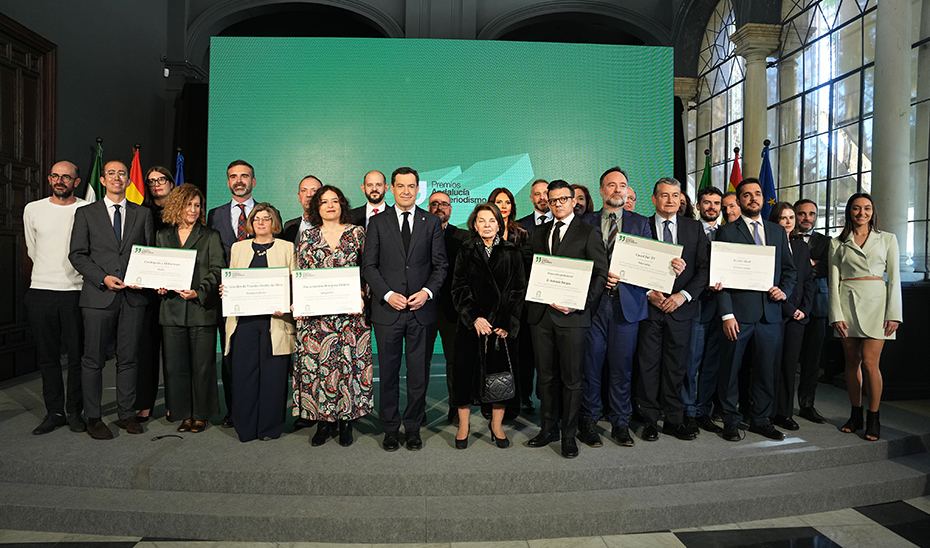 Imagen del artículo Moreno, ante la prensa en los Premios Andalucía de Periodismo: Ayudadnos a ser mejores gobernantes