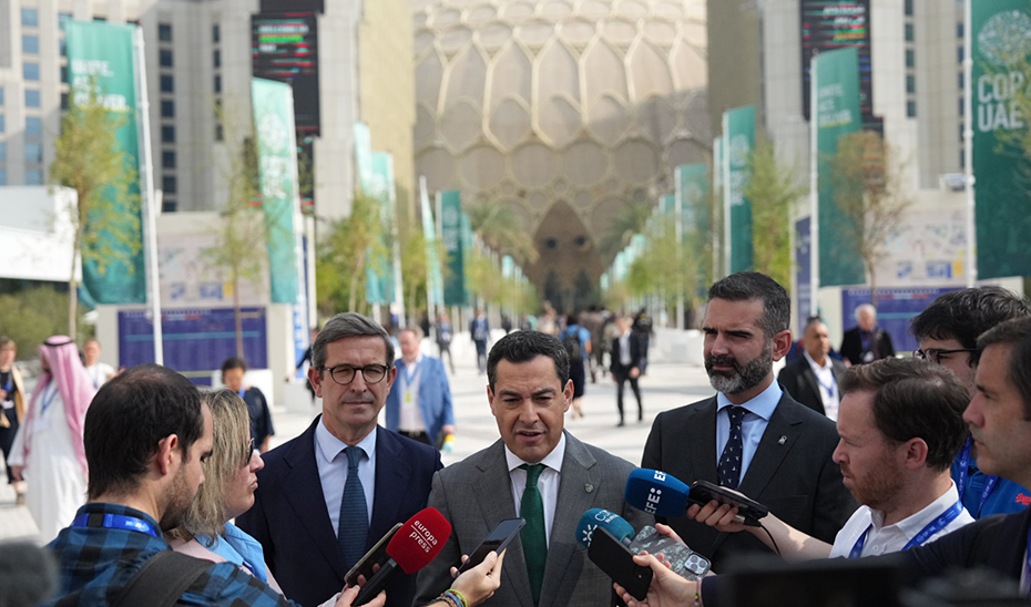 Moreno presenta en la COP de Dubái el MAPA CLIMA, que mide el impacto del cambio climático en cada municipio de Andalucía